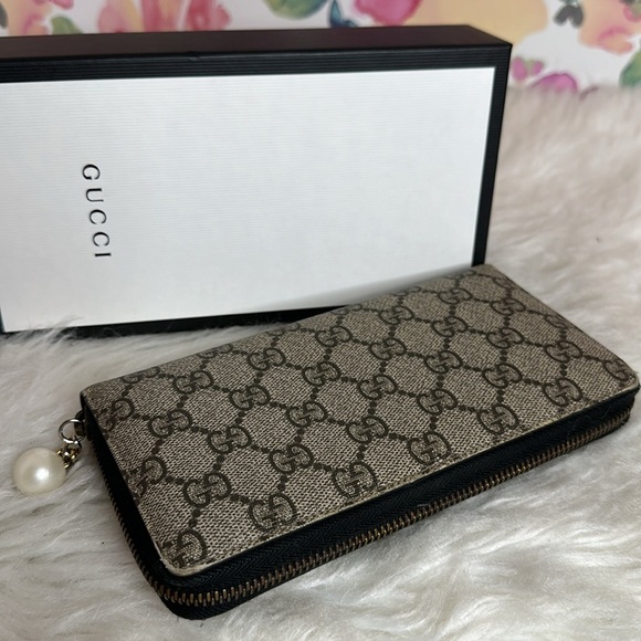 💯Authentic Gucci Zipped Around Long Wallet🍀 - Picture 6 of 16